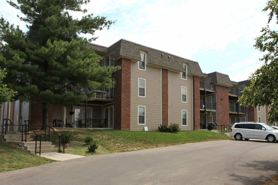 Falcon Crest Apartments in Lexington, KY - Foto de edificio