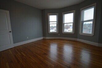 301 Hancock St, Unit 2 in Boston, MA - Building Photo - Building Photo