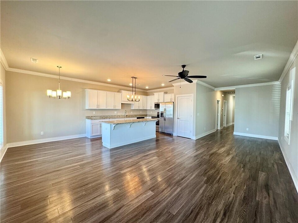 814 NE Hts Ln in Bentonville, AR - Building Photo