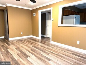 24 Dover Ct in Clementon, NJ - Foto de edificio - Building Photo