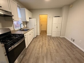 148 Franklin Ave in Nutley, NJ - Foto de edificio - Building Photo