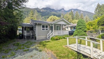 66495 Stephens Rd in Hope, BC - Building Photo
