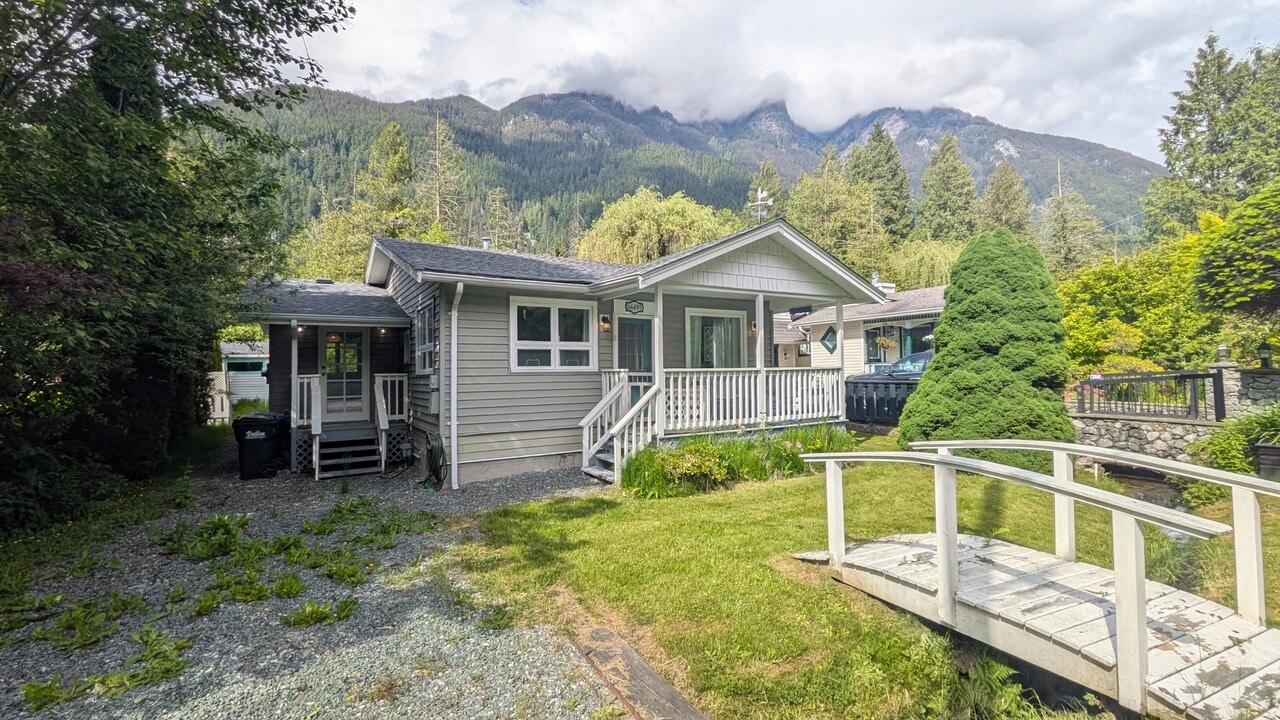 66495 Stephens Rd in Hope, BC - Building Photo
