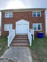 808 Arlington Rd in Hopewell, VA - Building Photo