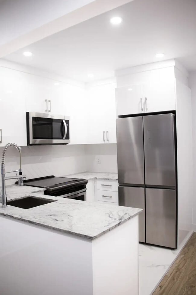 property at 4820 De La Côte-Sainte-Catherine Ch