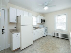 118 McLoughlin St in Glen Cove, NY - Building Photo - Building Photo