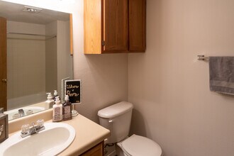 Persimmon Square Apartments in Oklahoma City, OK - Foto de edificio - Interior Photo