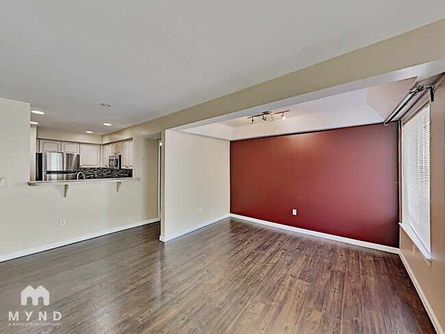 2530 15th Ave W in Seattle, WA - Foto de edificio - Building Photo