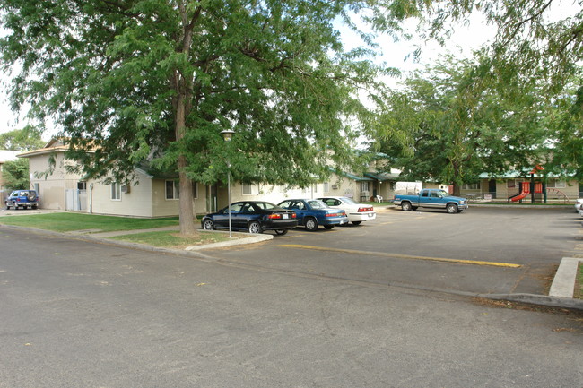 Willow Lane Apartments in Yakima, WA - Foto de edificio - Building Photo