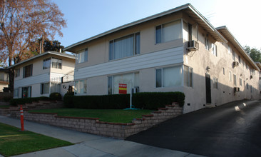 230 Fair Oaks Ave Apartments in South Pasadena, CA - Foto de edificio - Building Photo