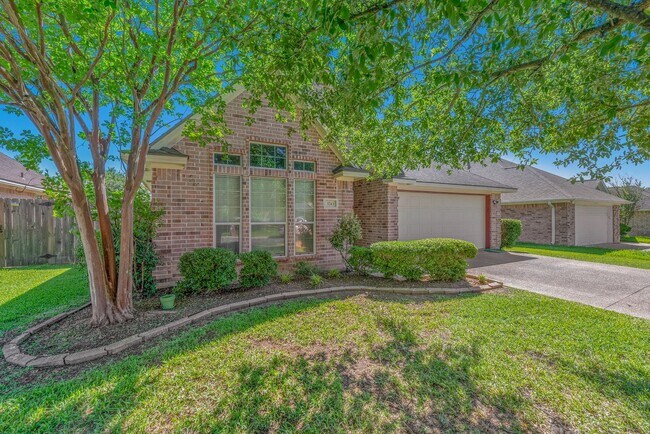 3 Bed/ 2 Bath Home in Edelweiss Gartens Available for August Move In! in College Station, TX - Building Photo - Building Photo