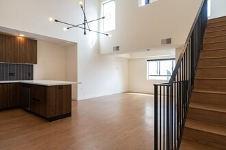 4505 S Slauson Ave in Culver City, CA - Building Photo - Interior Photo