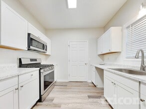 140 Carl Barrett Dr in Canton, GA - Building Photo - Building Photo