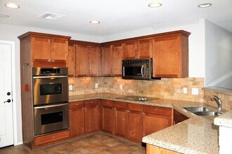 6573 S Chinese Lanterns Dr in Tucson, AZ - Building Photo - Building Photo