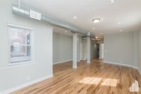 2457 W Logan Blvd, Unit 2455-1 in Chicago, IL - Building Photo - Building Photo