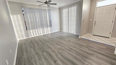 9018 Lake Chase Island Way in Westchase, FL - Building Photo - Building Photo