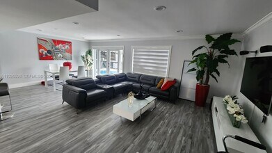 11521 SW 80th Terrace in Miami, FL - Building Photo - Building Photo