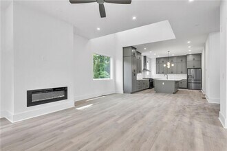 132 Flora Ave NE in Atlanta, GA - Building Photo - Building Photo