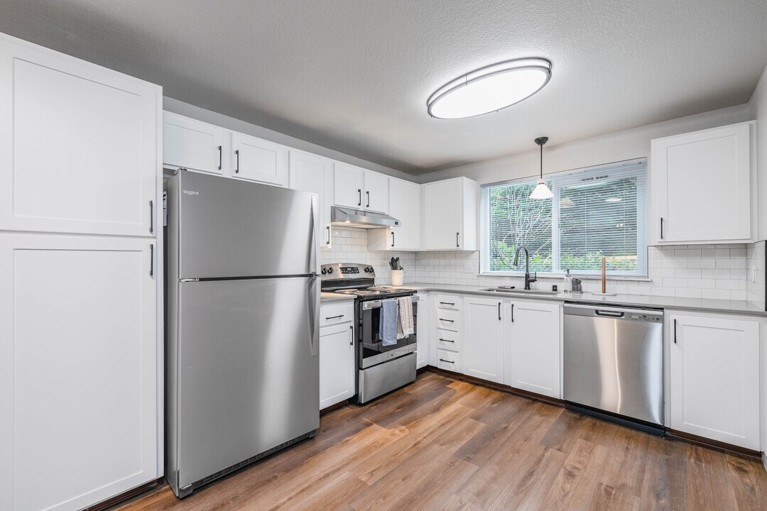 Westvue Apartments in Woodinville, WA - Foto de edificio