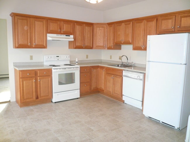 84 Church Ave, Unit 84 Church Avenue in Northbridge, MA - Building Photo - Building Photo