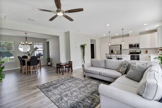 95 Minning Loop in Richmond Hill, GA - Foto de edificio - Building Photo