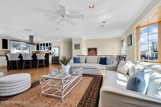 326 Cutter Ln in Mantoloking, NJ - Building Photo - Building Photo