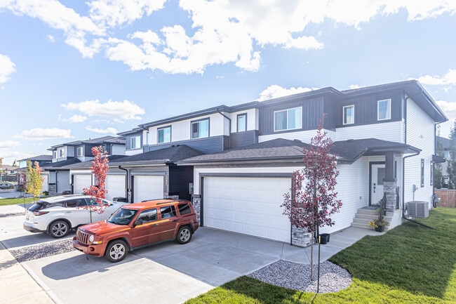 Genesis Villas in Stony Plain, AB - Building Photo - Building Photo