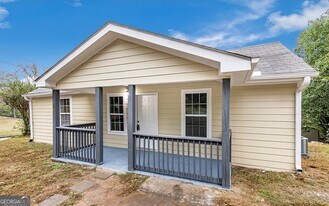 2502 Park Dr in Lithonia, GA - Building Photo