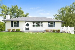 606 Tuckahoe Dr in Nashville, TN - Building Photo