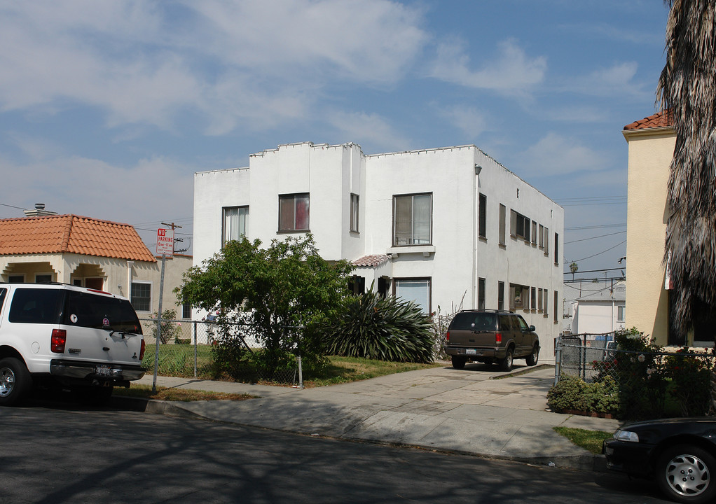 736 N Harvard Blvd in Los Angeles, CA - Foto de edificio