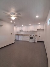 4864 E University Ave in Fresno, CA - Building Photo - Building Photo