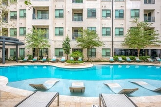 Millennium Six Pines in The Woodlands, TX - Foto de edificio - Building Photo