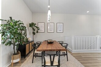 26920 W Winding Trail Ct in Valencia, CA - Building Photo - Building Photo