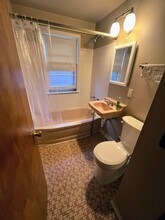 6525 Powell Pl, Unit 1 in Wauwatosa, WI - Building Photo - Building Photo