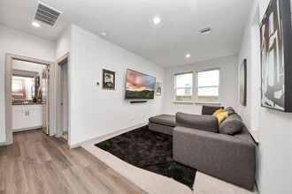 627 Emile St in Houston, TX - Building Photo - Building Photo