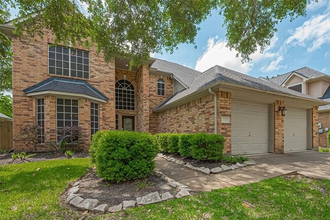 property at 2710 Five Oaks Dr