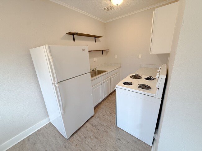 property at 301-307-307 N Gladstone Blvd