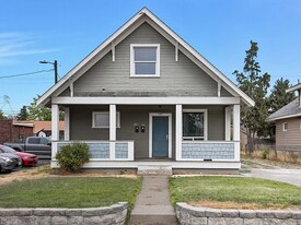 911 E Illinois Ave in Spokane, WA - Building Photo