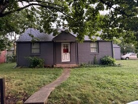 751 S Miller Ct in Decatur, IL - Building Photo