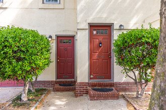 Grays Court Condominiums in Philadelphia, PA - Building Photo - Building Photo