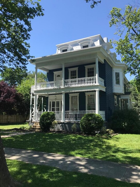 300 Main St in Riverton, NJ - Building Photo