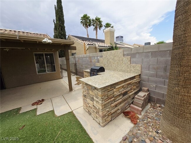 925 Chaps Cir
