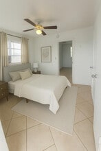 1960 St in Pompano Beach, FL - Building Photo - Building Photo