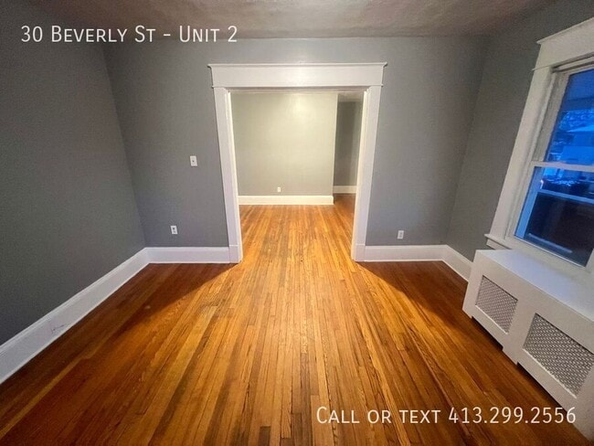 30 Beverly St in Chicopee, MA - Foto de edificio - Building Photo