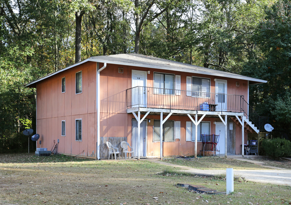 34-36 Bennett St in Newnan, GA - Foto de edificio