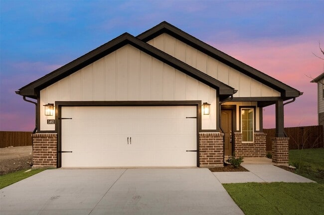 1444 Twin Frks Dr in Saginaw, TX - Building Photo - Building Photo