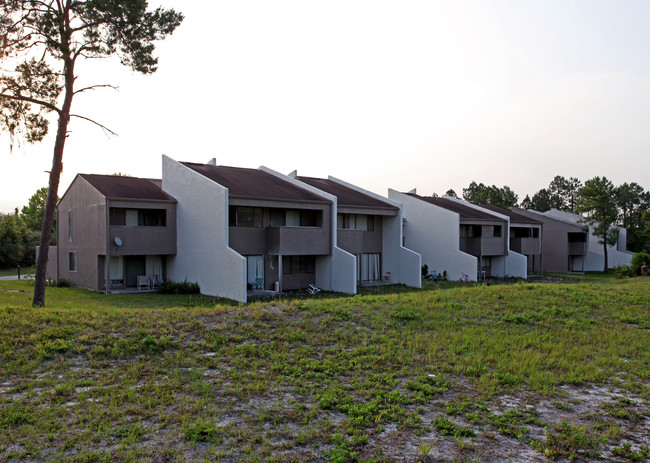 Pine Ridge Terrace Apartments in Orlando, FL - Building Photo - Building Photo