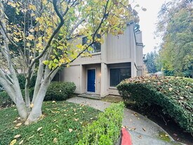 134 Hartnell Pl in Sacramento, CA - Building Photo