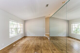4557 NW 51st St in Coconut Creek, FL - Foto de edificio - Building Photo