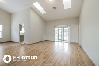 1066 Covington St in Oviedo, FL - Foto de edificio - Building Photo